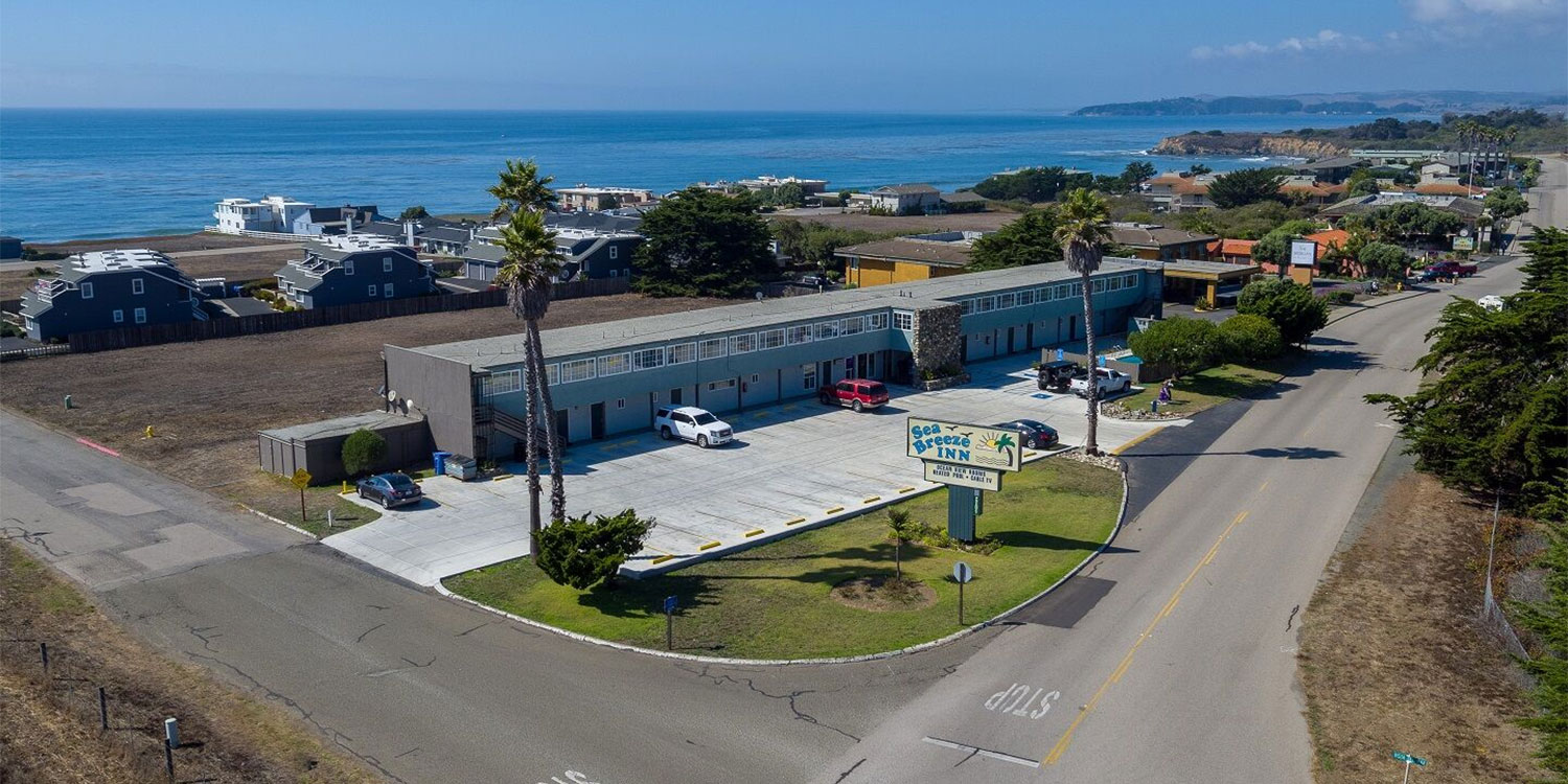 WELCOME TO SEA BREEZE INN BESIDE THE SEA IN SAN SIMEON, CALIFORNIA