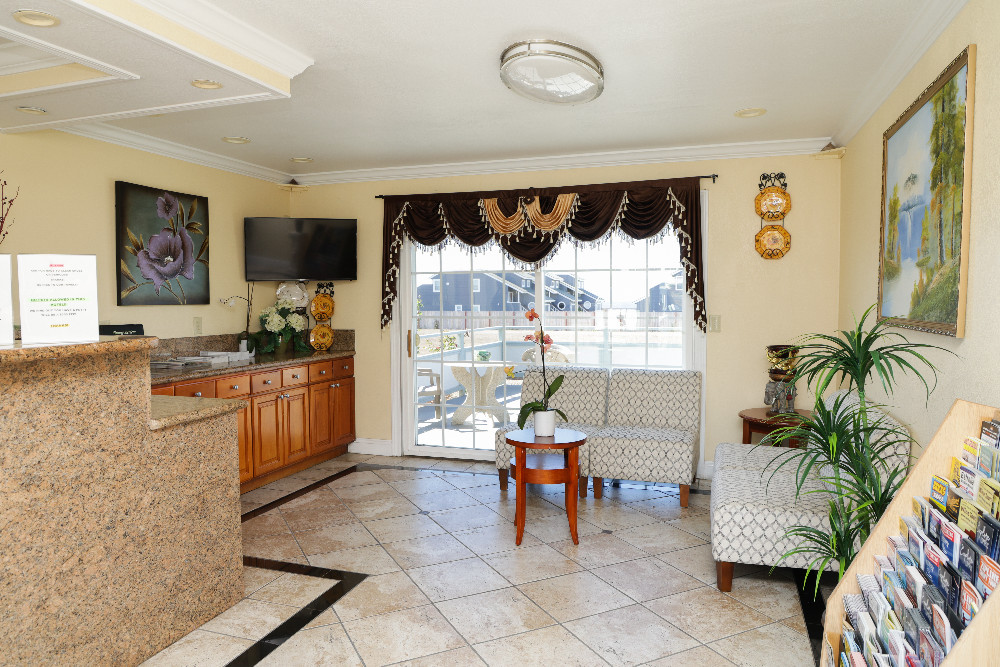 Welcome To Sea Breeze Inn - Office
