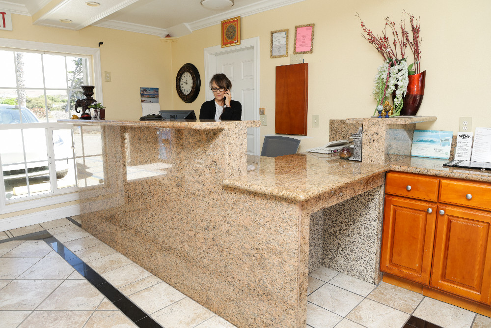 Welcome To Sea Breeze Inn - Office