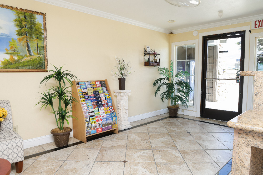 Welcome To Sea Breeze Inn - Office