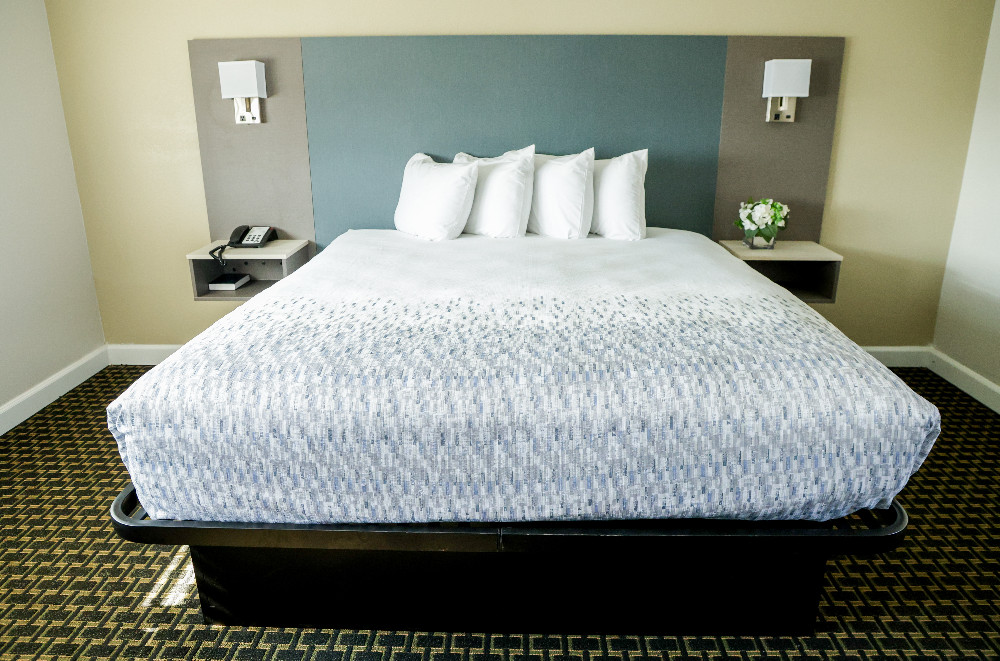 Welcome To Sea Breeze Inn - Rooms