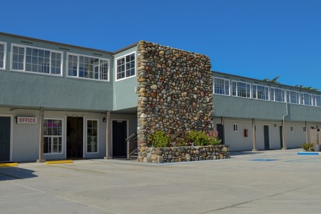 Welcome To Sea Breeze Inn - Exterior View of The Office